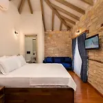 Eflin Haus Historical Place & Monument מלון Çeşme